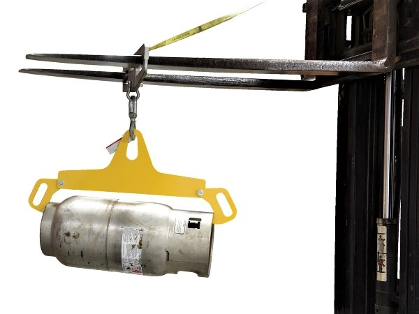 DOES THE VESTIL BTX-LP PROPANE TANK LIFTERT INCLUDE THE HOOK TO HANG FROM THE FORKLIFT FORKS?